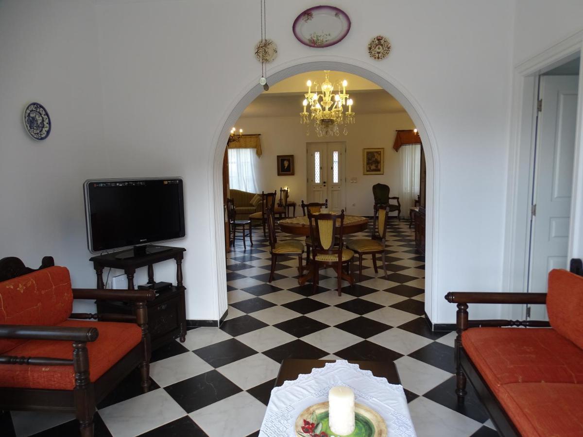 Villa Ada Ýdra Eksteriør bilde